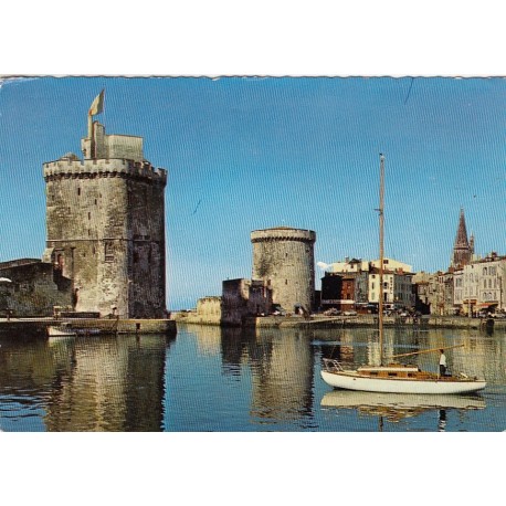 Carte postale - La Rochelle - L'entré du port