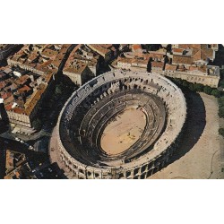 Carte postale - Nîmes - Les arènes - Vue aérienne