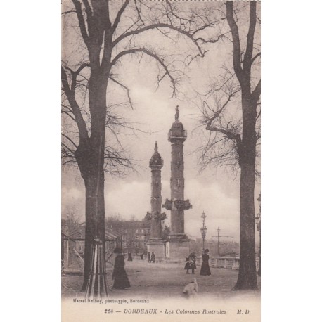 Carte postale - Bordeaux - Les colonnes Rostrales