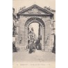 Carte postale - Bordeaux - La rue et la porte Dijeaux